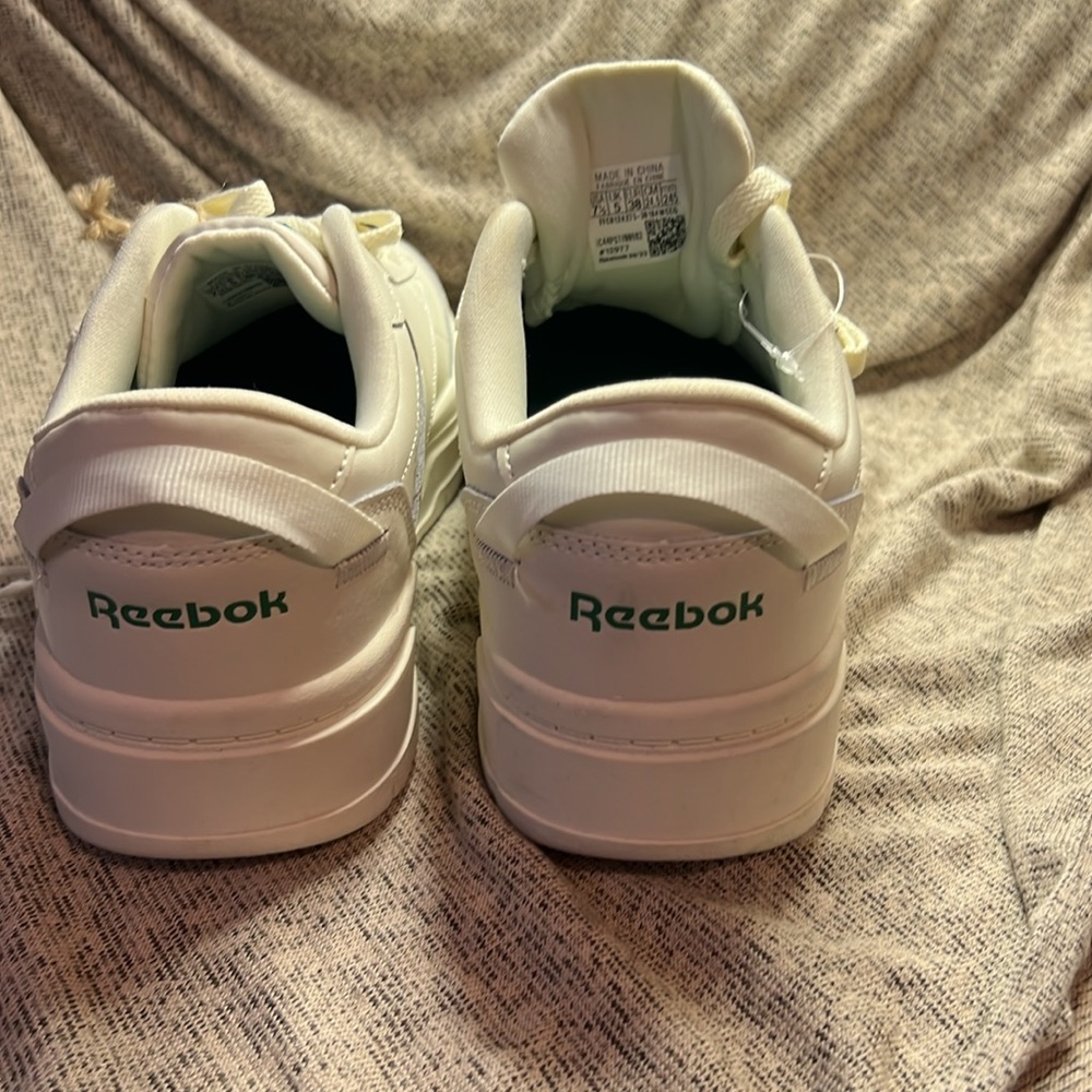 Men’s Reebok sneakers - Picture 3 of 7